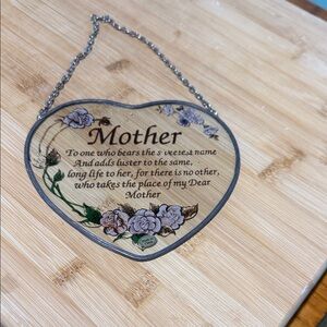 Heart-Shaped Mother Plaque with Floral Design sun catcher